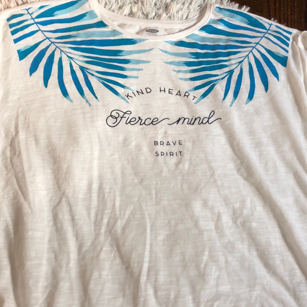 Old navy t-shirt